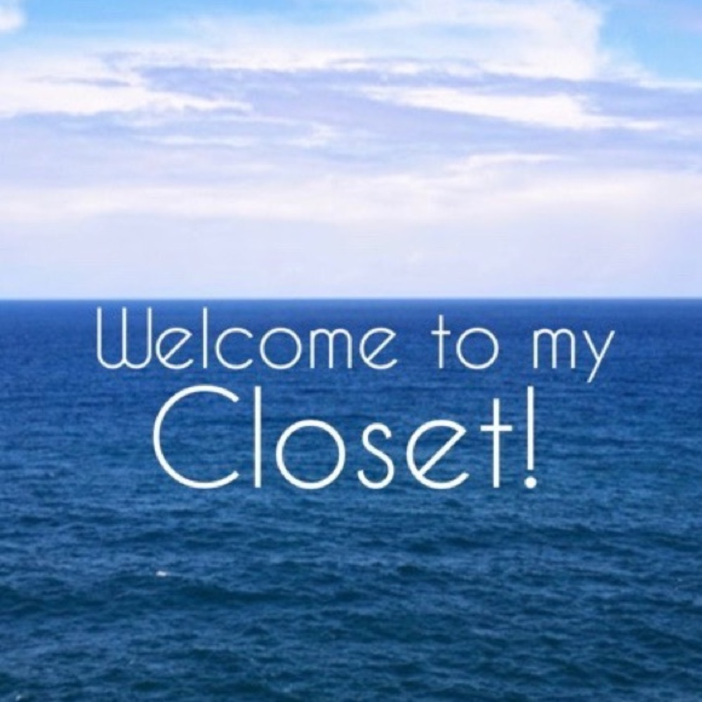 WELCOME TO MY CLOSET!!